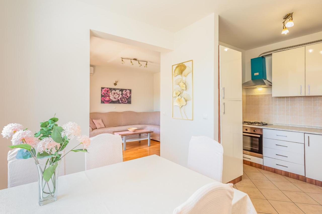 Indigo Apartment Makarska Eksteriør billede